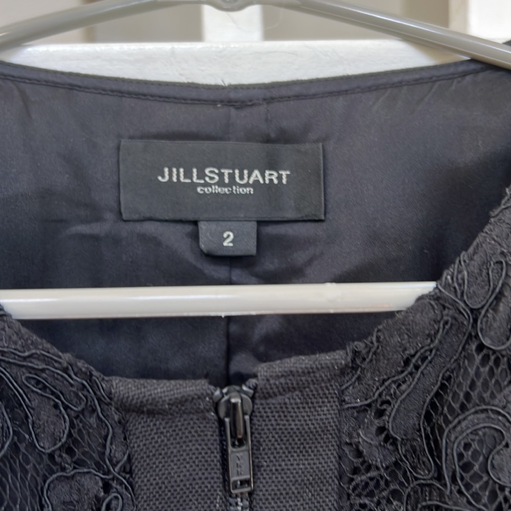 Jill Stuart - Picture 3 of 6